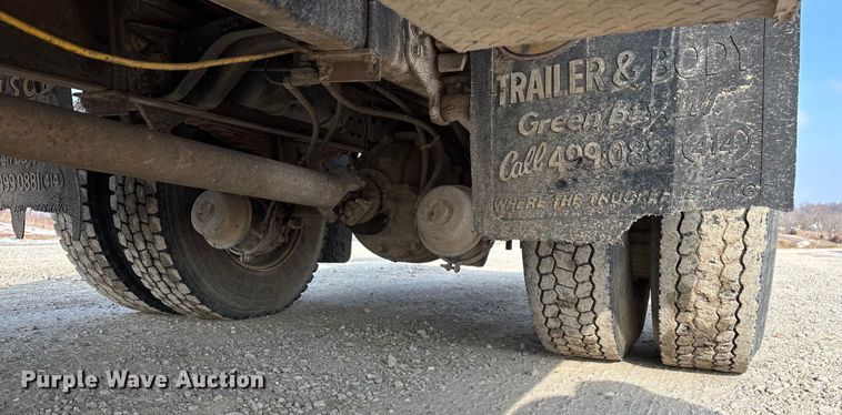 image for item FG0065 1996 Ford F-Series Flat bed truck with crane