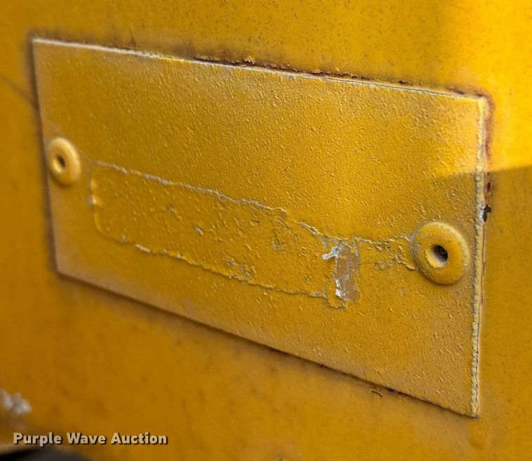 image for item FG0065 1996 Ford F-Series Flat bed truck with crane