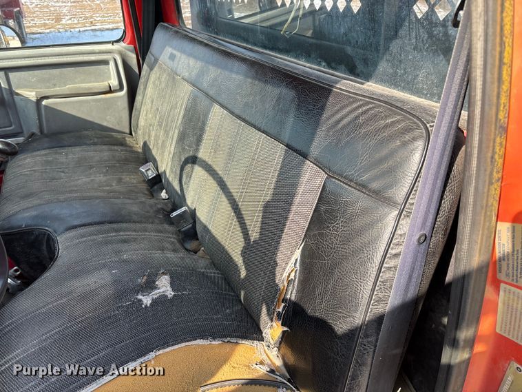 image for item FG0065 1996 Ford F-Series Flat bed truck with crane