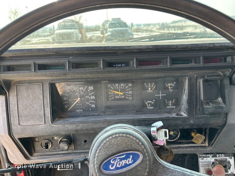 image for item FG0065 1996 Ford F-Series Flat bed truck with crane