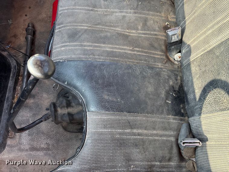 image for item FG0065 1996 Ford F-Series Flat bed truck with crane