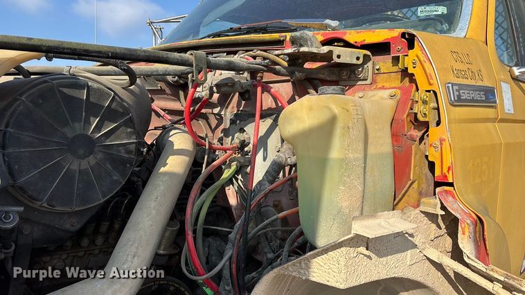 image for item FG0065 1996 Ford F-Series Flat bed truck with crane