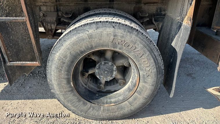 image for item FG0065 1996 Ford F-Series Flat bed truck with crane