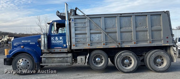 image for item FG2582 1995 Western Star 4900 dump truck