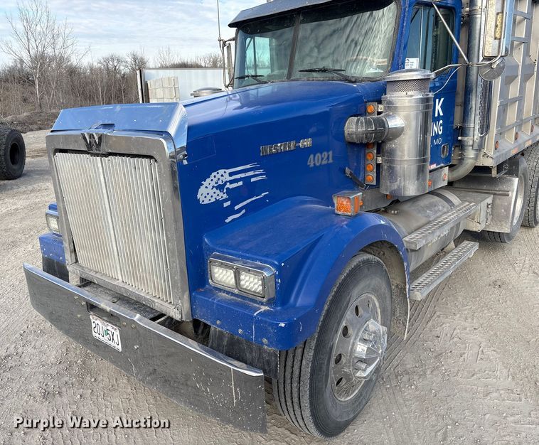 image for item FG2582 1995 Western Star 4900 dump truck