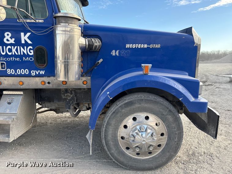 image for item FG2582 1995 Western Star 4900 dump truck