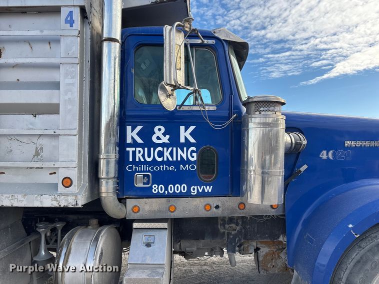 image for item FG2582 1995 Western Star 4900 dump truck