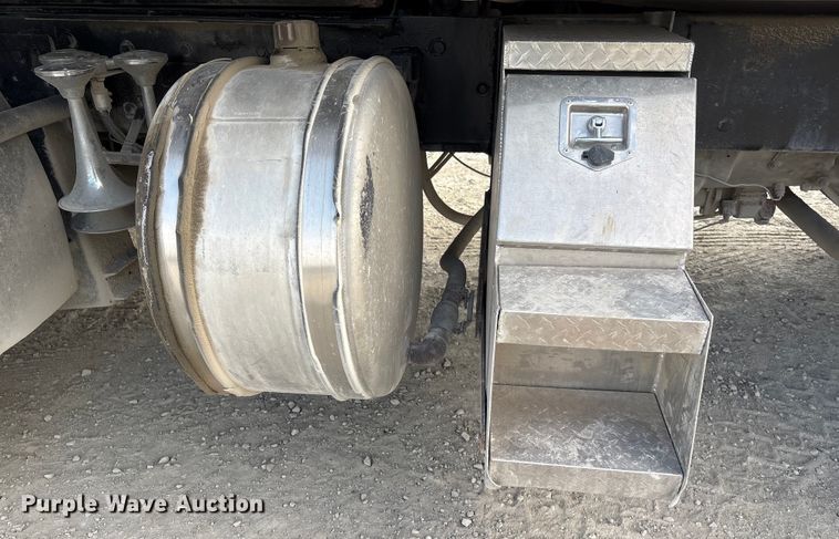 image for item FG2582 1995 Western Star 4900 dump truck