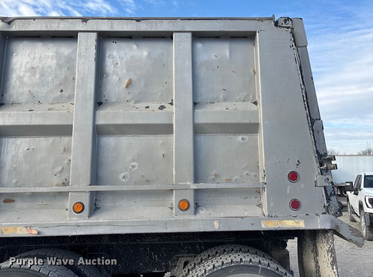 image for item FG2582 1995 Western Star 4900 dump truck