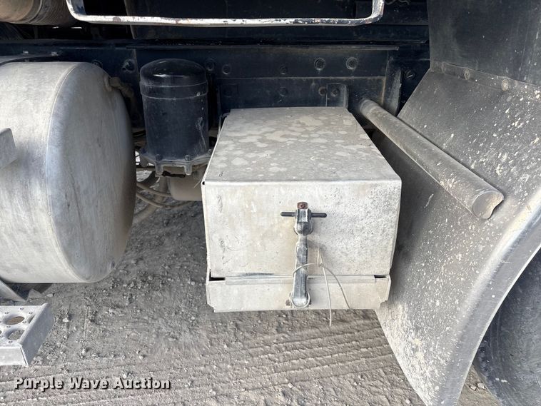 image for item FG2582 1995 Western Star 4900 dump truck