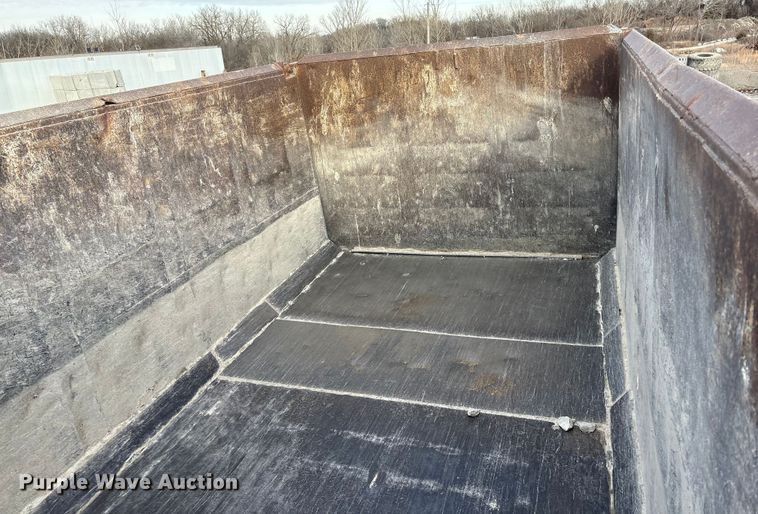 image for item FG2582 1995 Western Star 4900 dump truck