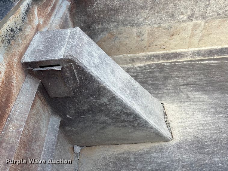 image for item FG2582 1995 Western Star 4900 dump truck