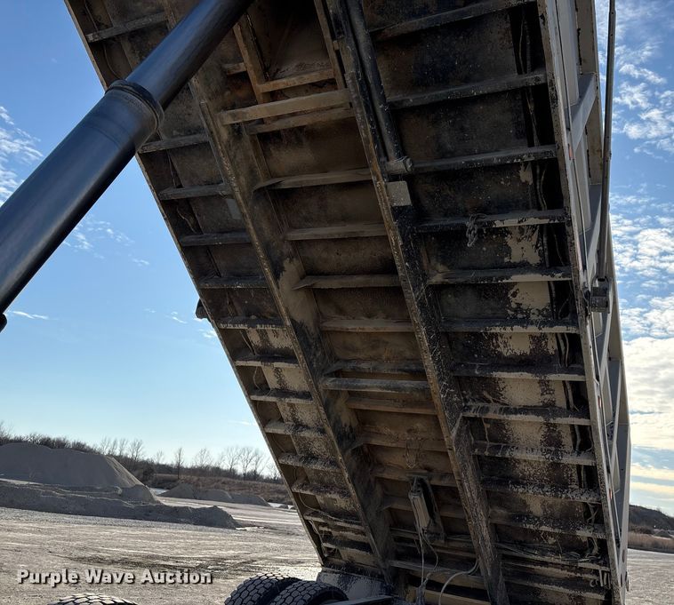 image for item FG2582 1995 Western Star 4900 dump truck