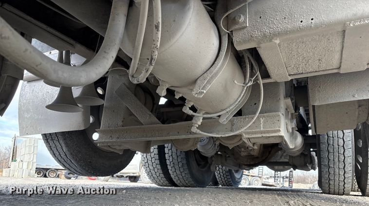 image for item FG2582 1995 Western Star 4900 dump truck