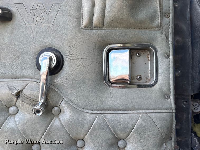 image for item FG2582 1995 Western Star 4900 dump truck