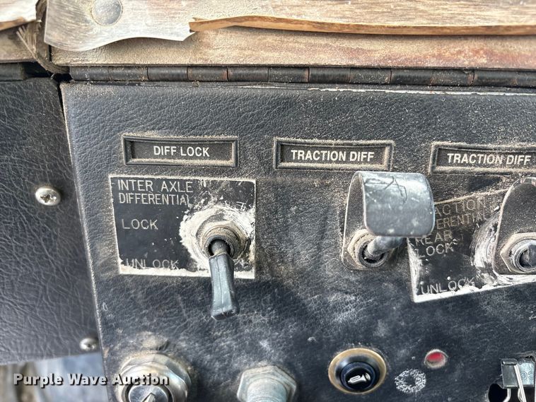 image for item FG2582 1995 Western Star 4900 dump truck