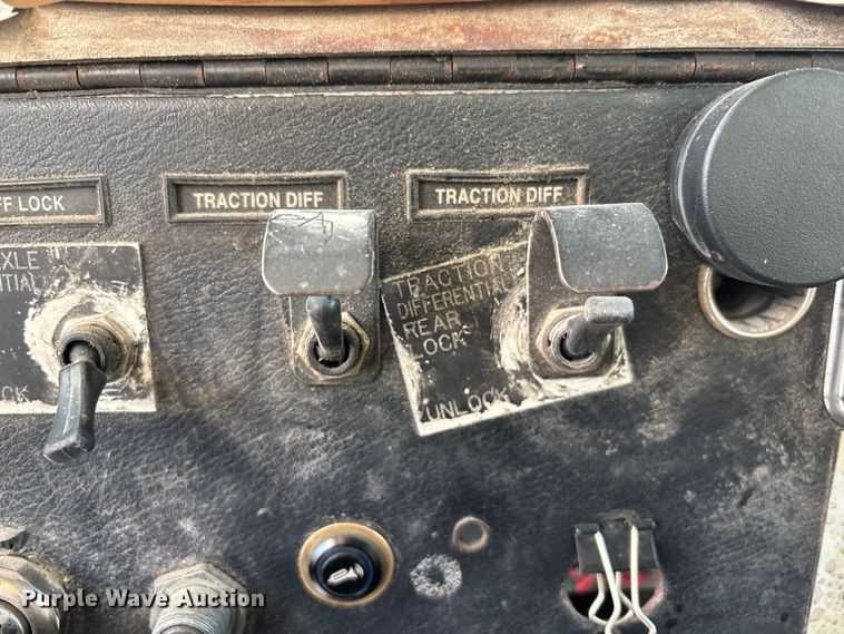 image for item FG2582 1995 Western Star 4900 dump truck