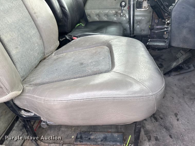 image for item FG2582 1995 Western Star 4900 dump truck