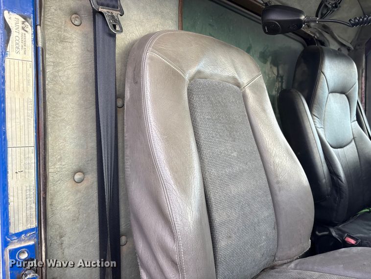 image for item FG2582 1995 Western Star 4900 dump truck