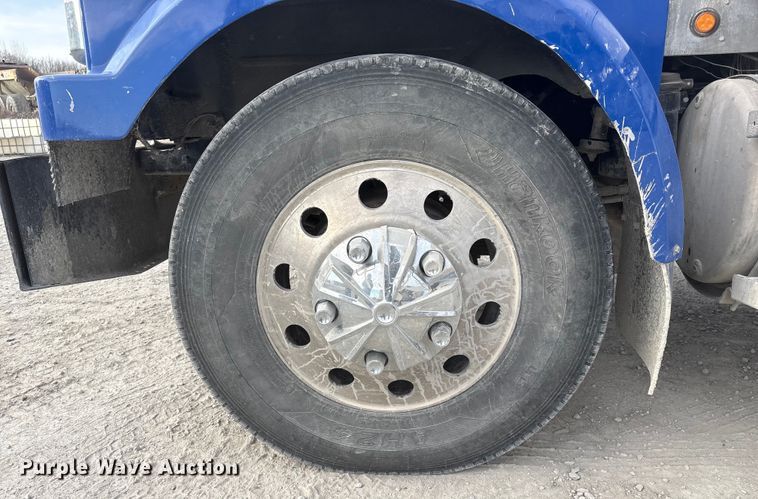 image for item FG2582 1995 Western Star 4900 dump truck