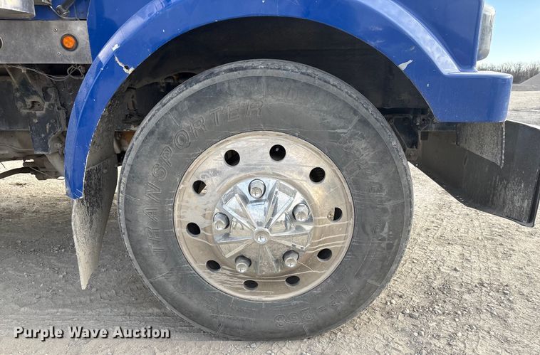 image for item FG2582 1995 Western Star 4900 dump truck