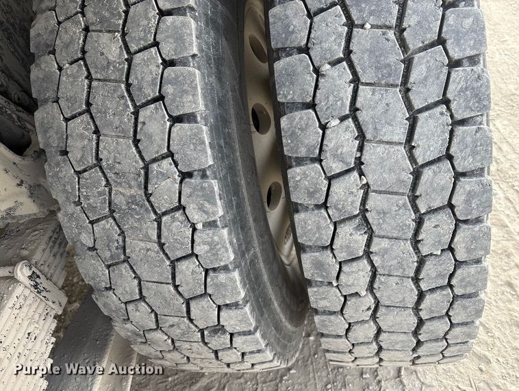 image for item FG2582 1995 Western Star 4900 dump truck