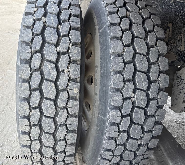 image for item FG2582 1995 Western Star 4900 dump truck