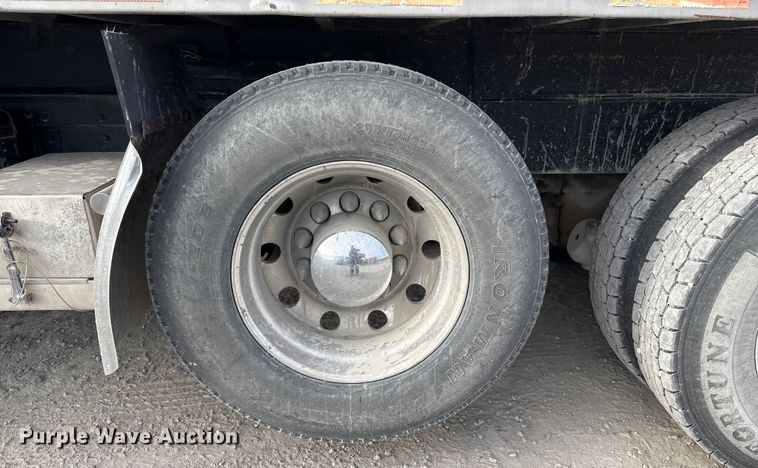 image for item FG2582 1995 Western Star 4900 dump truck