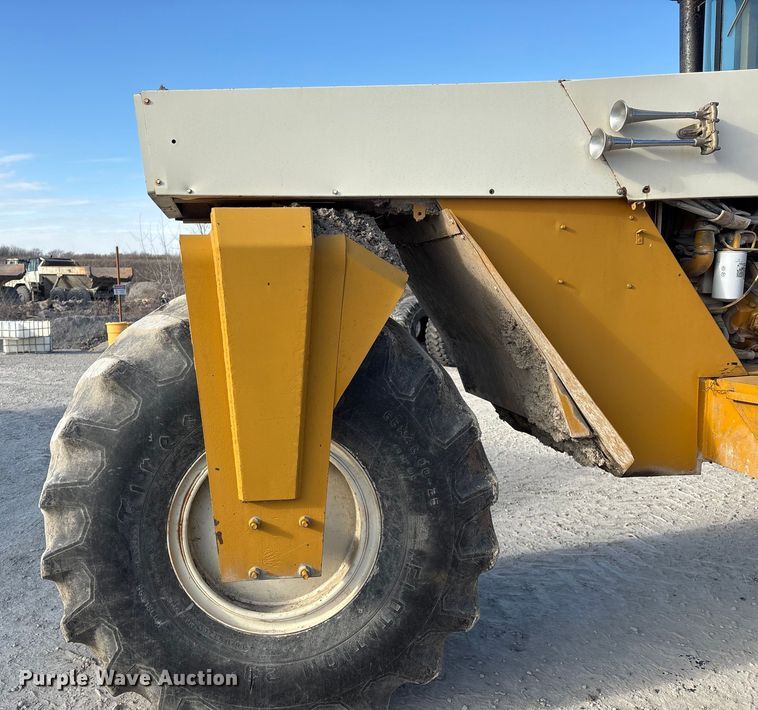 image for item FG2584 AG Chem 1253 spreader
