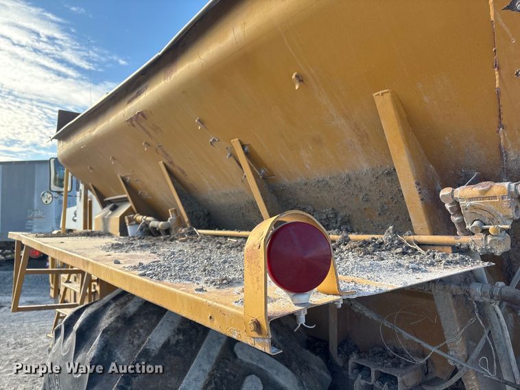 image for item FG2584 AG Chem 1253 spreader