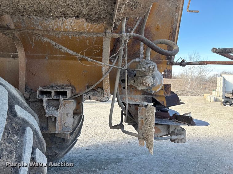 image for item FG2584 AG Chem 1253 spreader