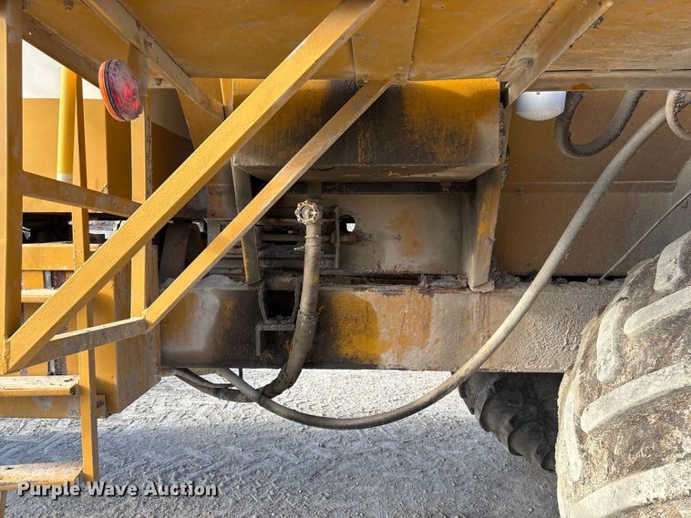 image for item FG2584 AG Chem 1253 spreader
