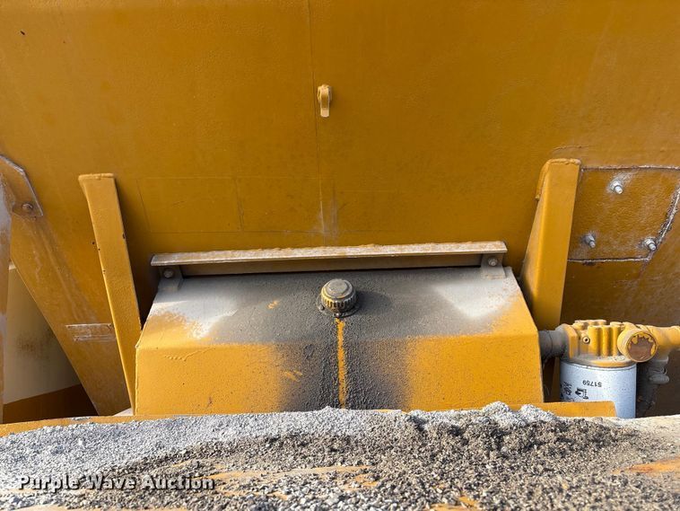 image for item FG2584 AG Chem 1253 spreader