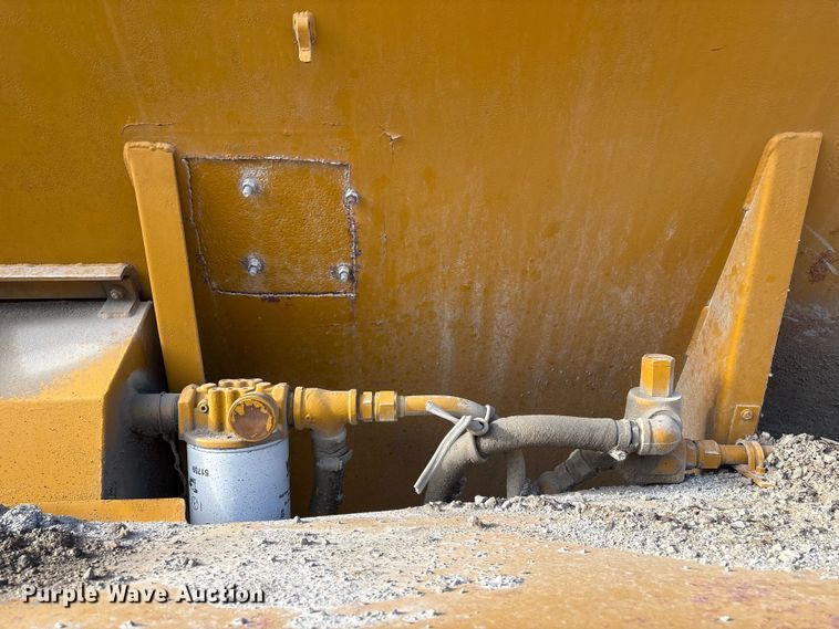 image for item FG2584 AG Chem 1253 spreader