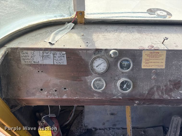 image for item FG2584 AG Chem 1253 spreader