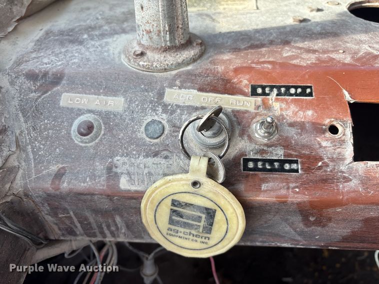 image for item FG2584 AG Chem 1253 spreader