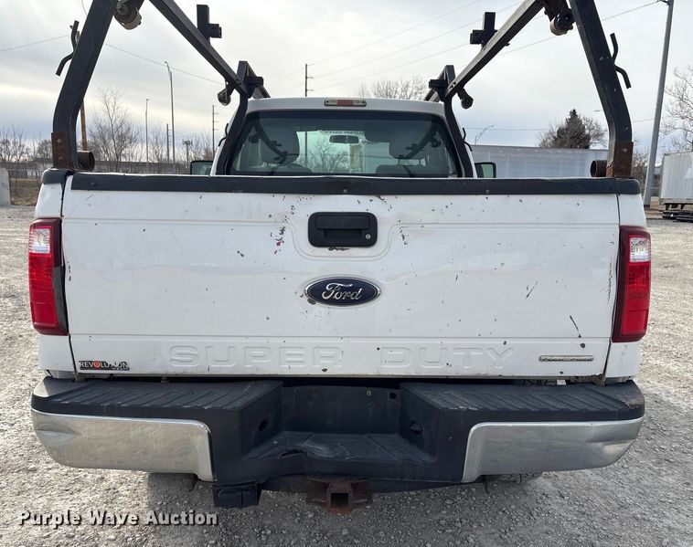 image for item FG2593 2016 Ford F250 Super Duty pickup truck