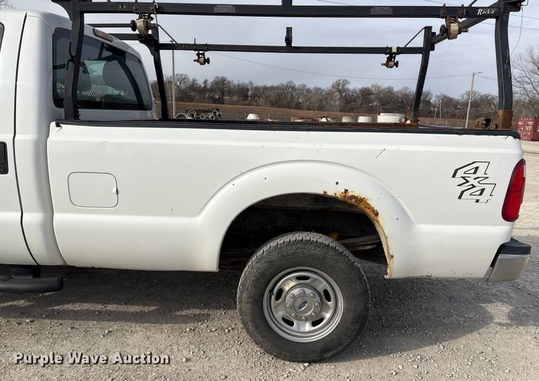 image for item FG2593 2016 Ford F250 Super Duty pickup truck