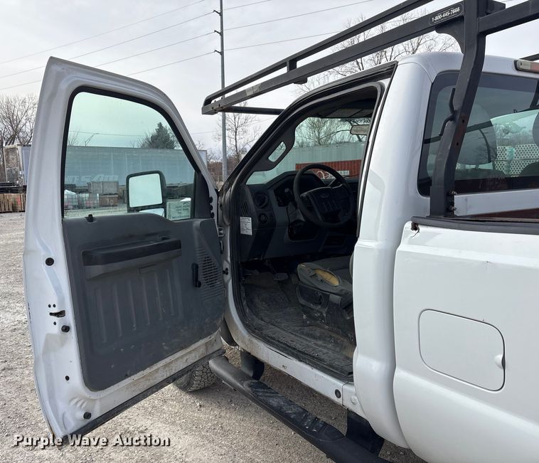 image for item FG2593 2016 Ford F250 Super Duty pickup truck