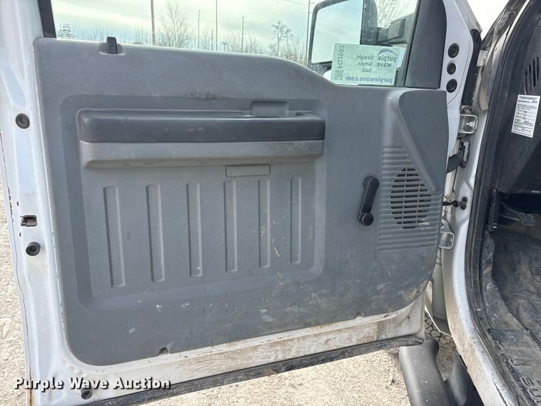 image for item FG2593 2016 Ford F250 Super Duty pickup truck