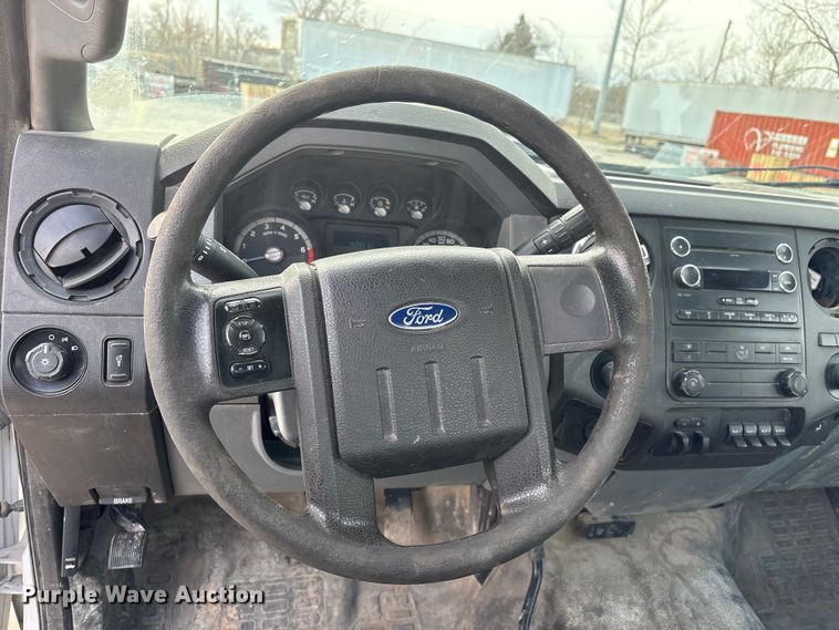 image for item FG2593 2016 Ford F250 Super Duty pickup truck