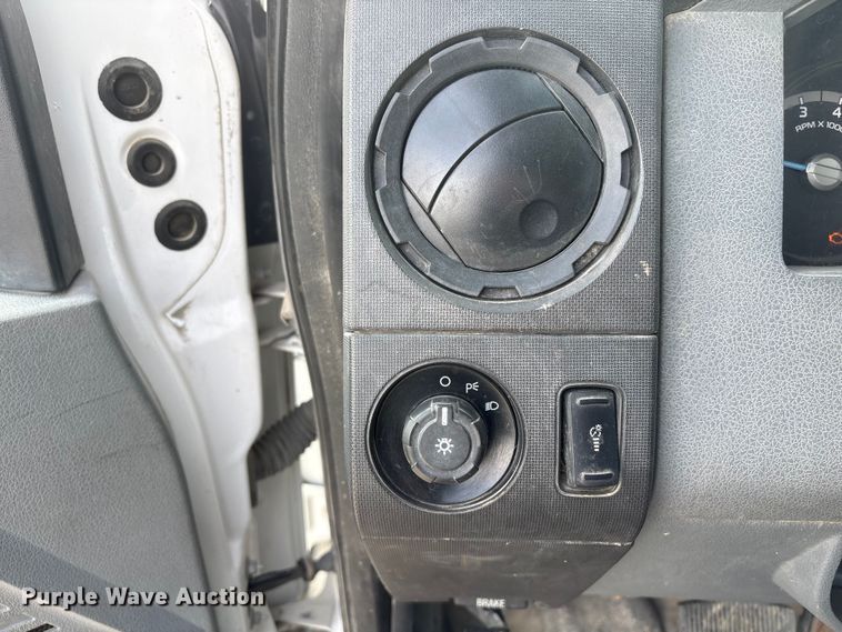 image for item FG2593 2016 Ford F250 Super Duty pickup truck