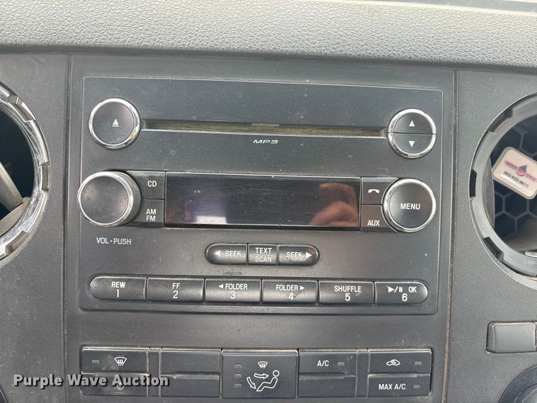 image for item FG2593 2016 Ford F250 Super Duty pickup truck