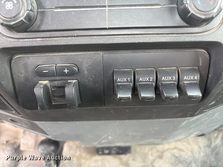 image for item FG2593 2016 Ford F250 Super Duty pickup truck