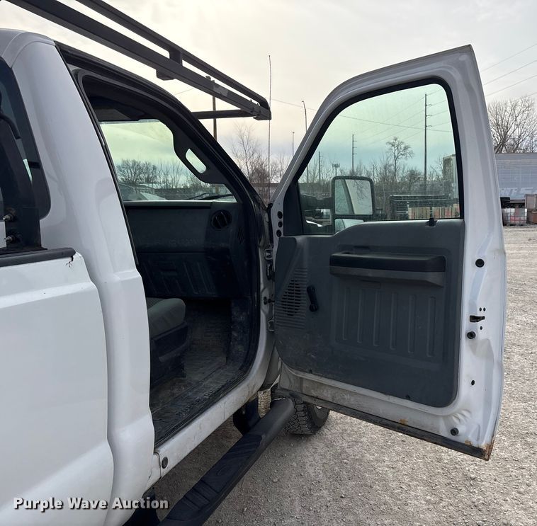 image for item FG2593 2016 Ford F250 Super Duty pickup truck