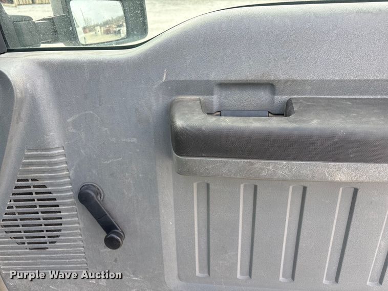 image for item FG2593 2016 Ford F250 Super Duty pickup truck