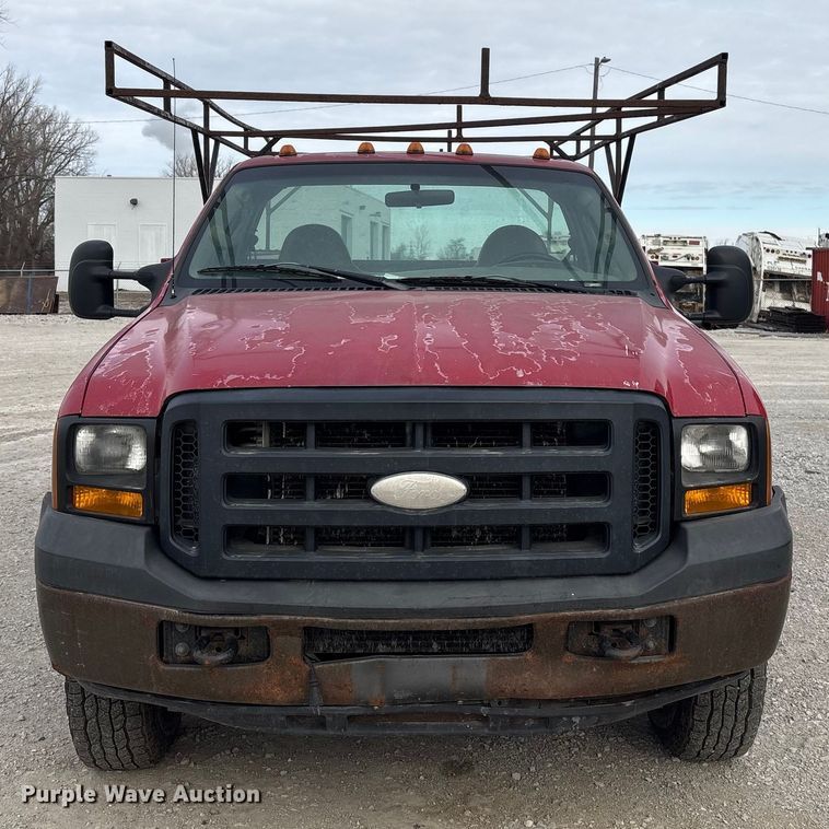 image for item FG2594 2006 Ford F350 Super Duty XL utility bed pickup truck