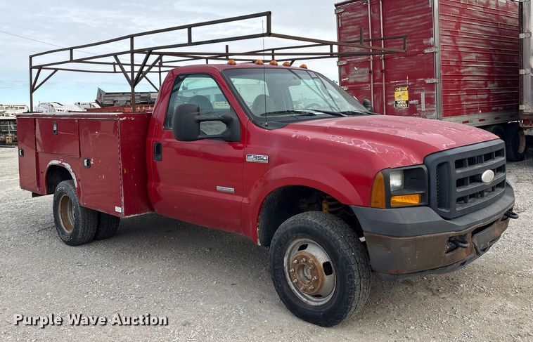 image for item FG2594 2006 Ford F350 Super Duty XL utility bed pickup truck