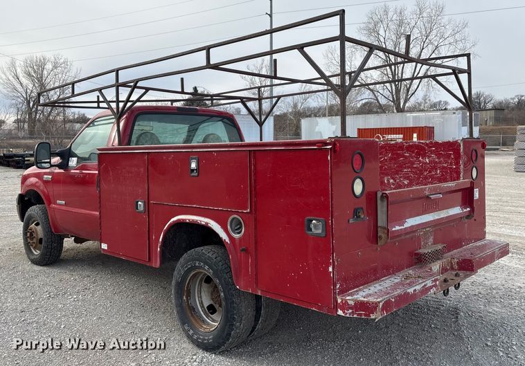 image for item FG2594 2006 Ford F350 Super Duty XL utility bed pickup truck