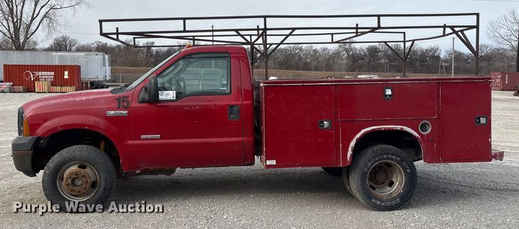 image for item FG2594 2006 Ford F350 Super Duty XL utility bed pickup truck